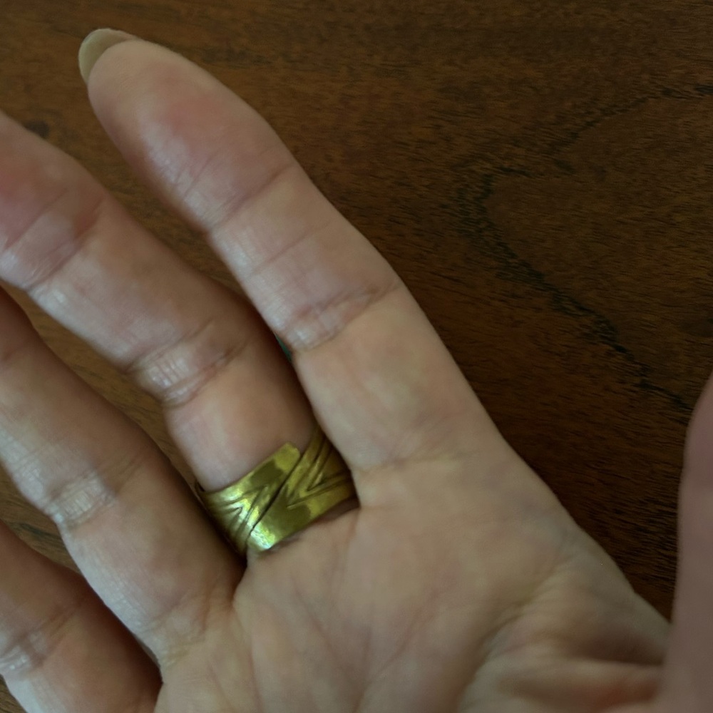 Large Handcrafted Brass and Turquoise ring - Picture 8 of 9